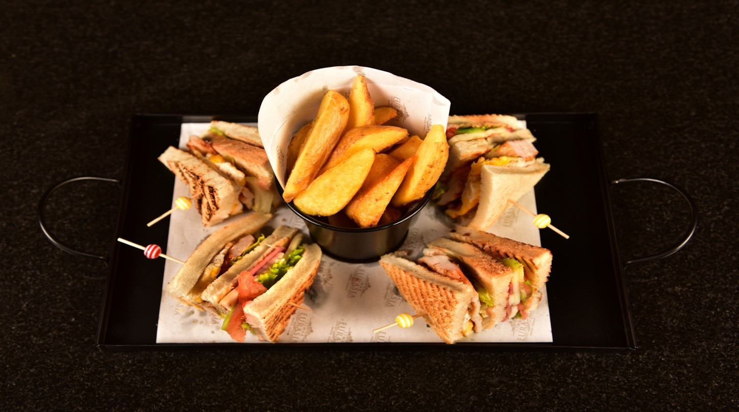 Classic Club Sandwich (1070 Calorie)