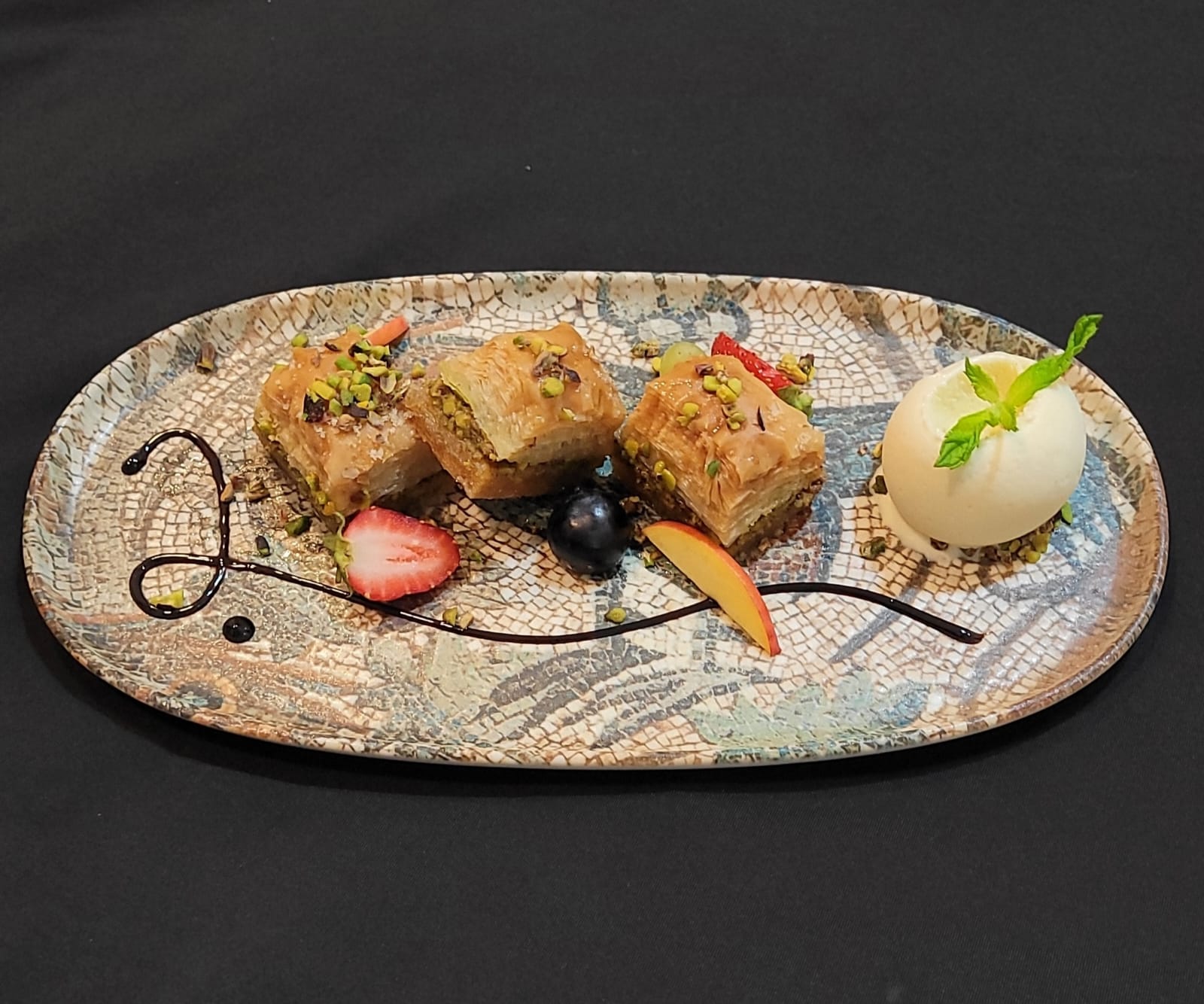 Baklava with pistachio(460 Calorie)