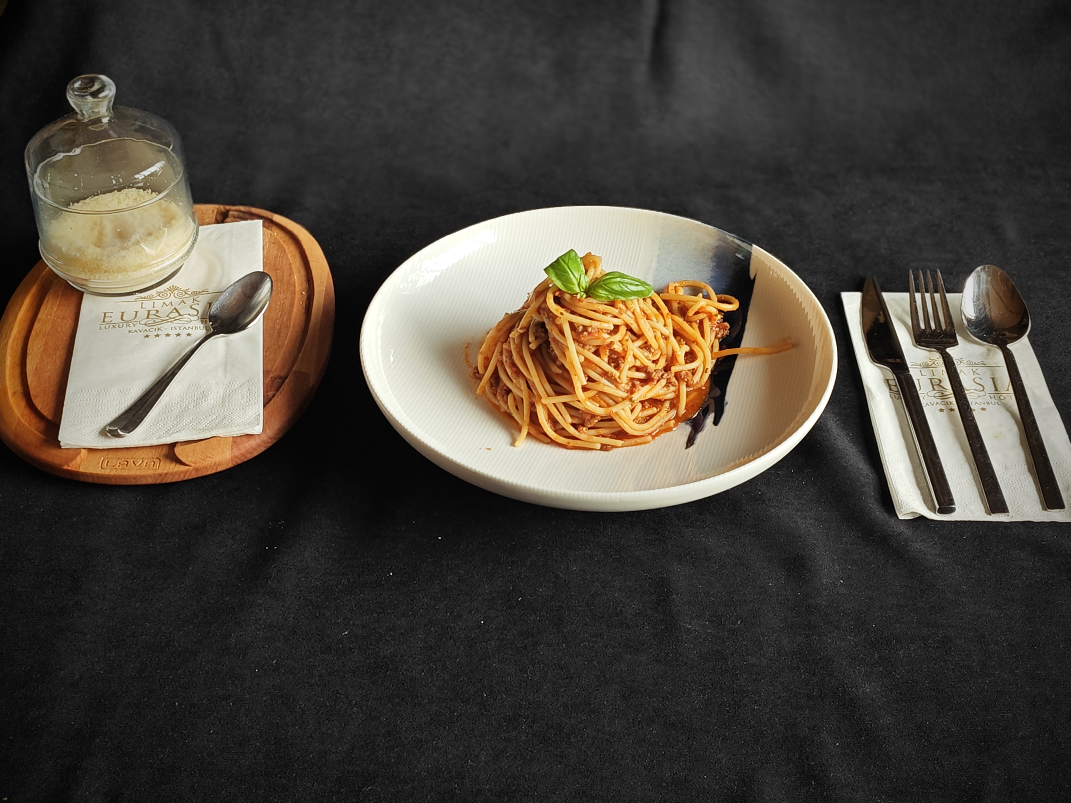 Spaghetti Bolognese (944 Calorie)