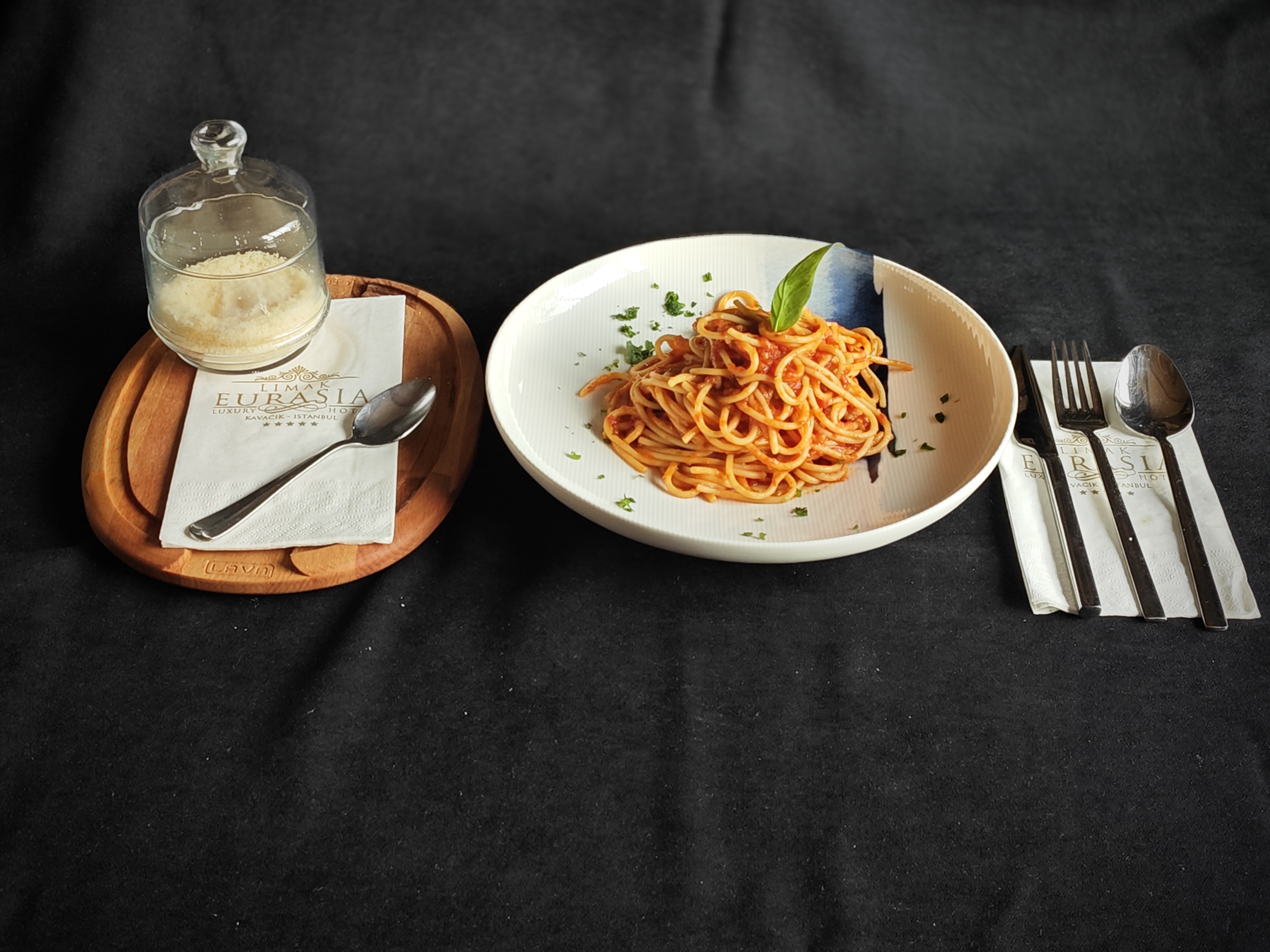 Spaghetti Napolitan (944 Calorie)
