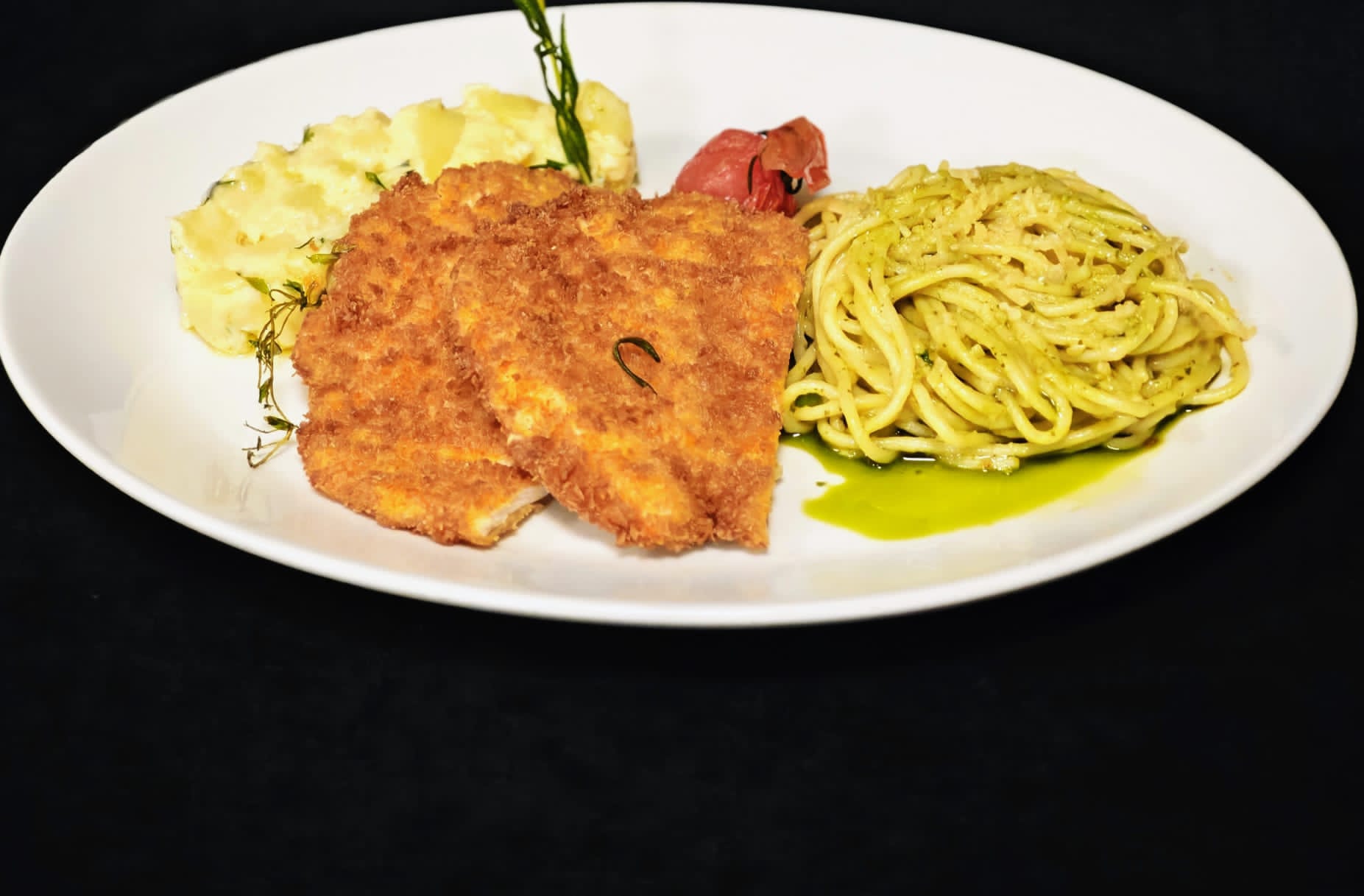 Chicken Schnitzel (180GR ) (780 Calorie)